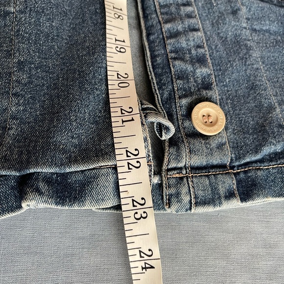 Bayo women’s Jean jacket size medium - Picture 9 of 9